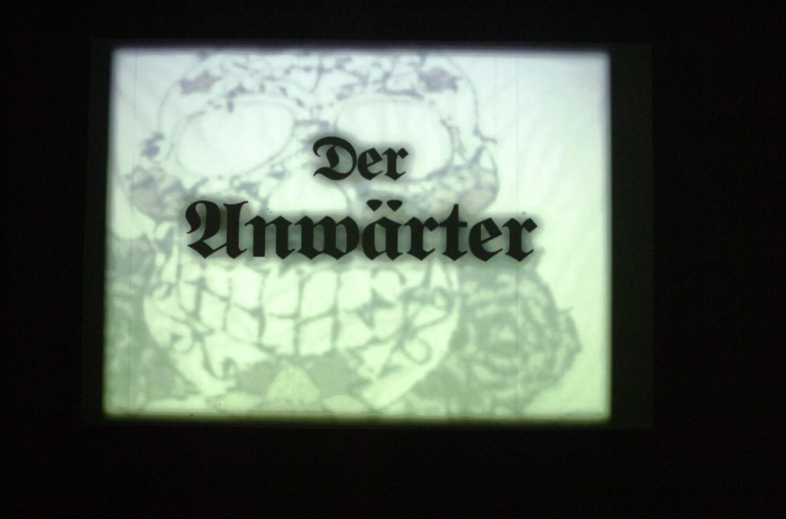 Terrence Handscomb, Der Himmel über Kalifornien, 2007. Installation view at FACT.