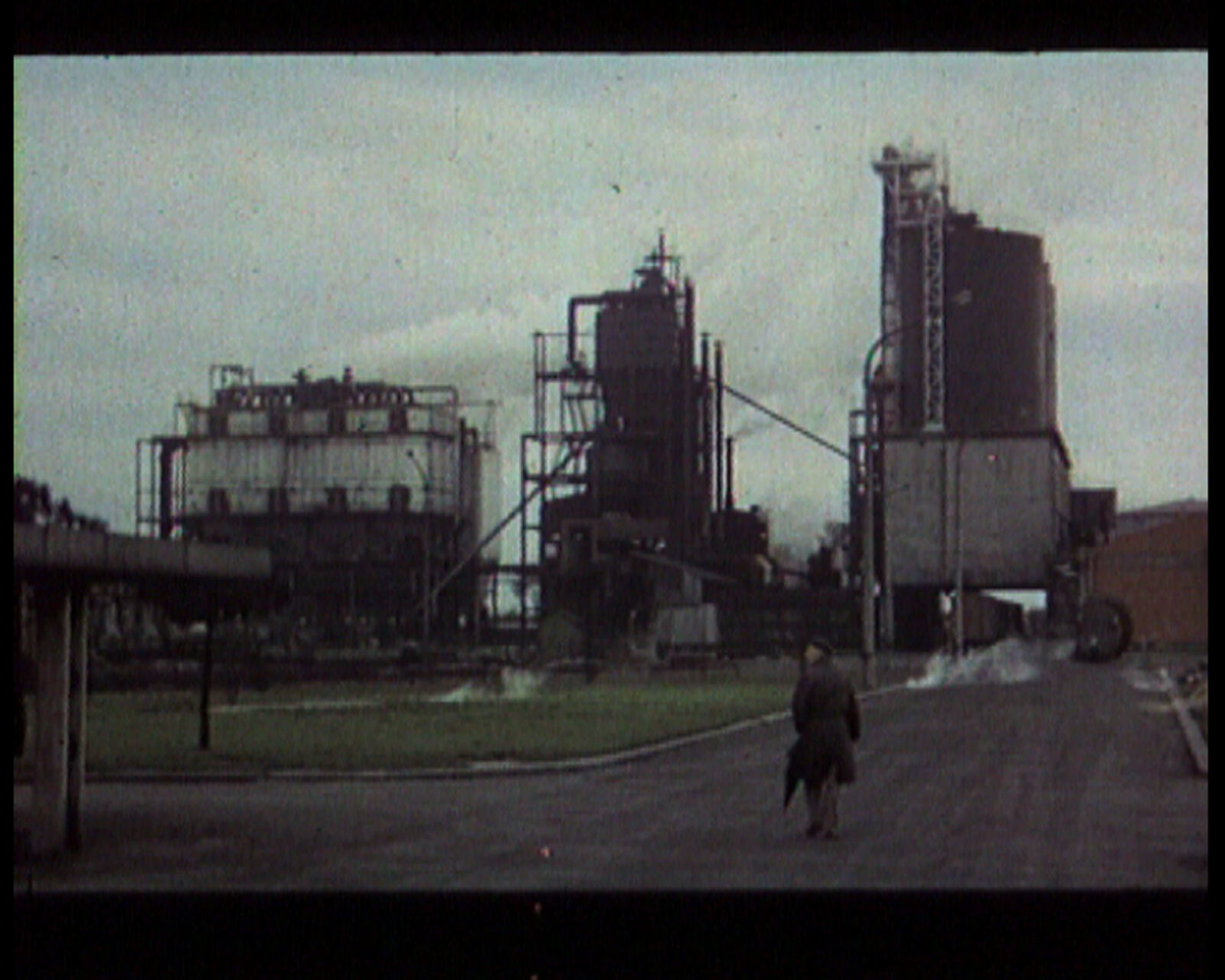 Harun Farocki, Workers Leaving the Factory, 1995.