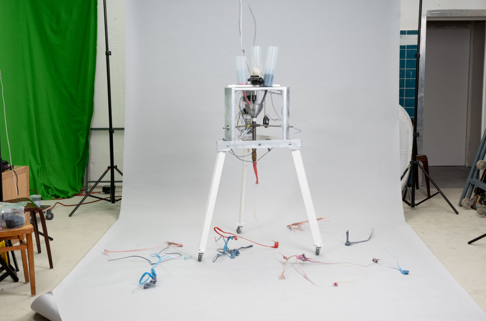 Carolin Liebl and Nikolas Schmid Pfahler Plastic Extrusion Bot 2020 EMAP EMARE jpg DSF5548