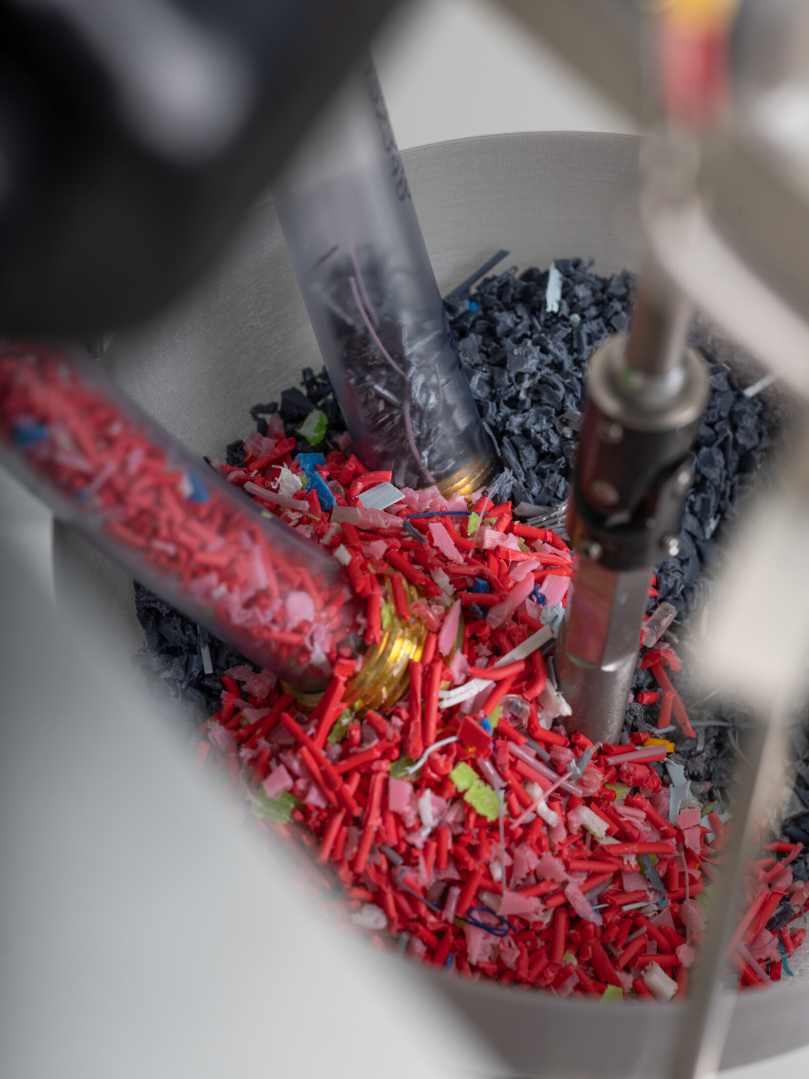 Carolin Liebl and Nikolas Schmid Pfahler Plastic Extrusion Bot 2020 EMAP EMARE