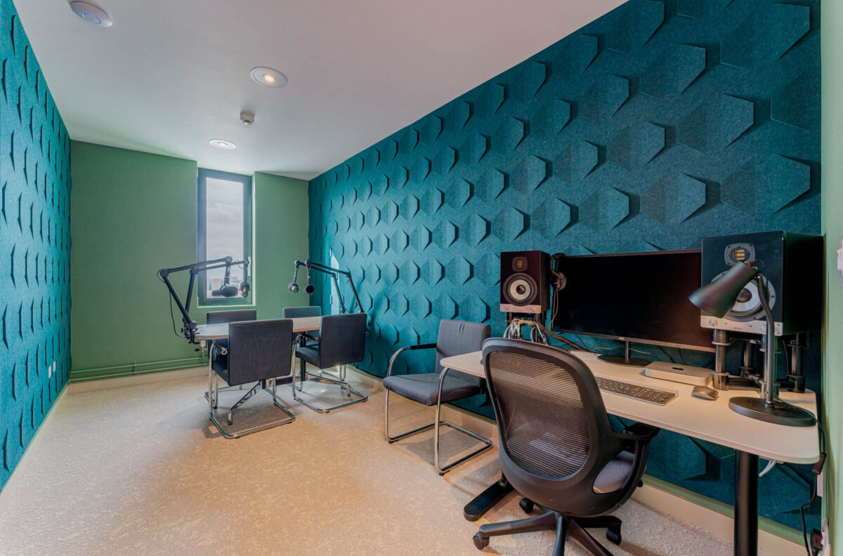 Studio Lab at FACT Photo by Gary w Smith 6