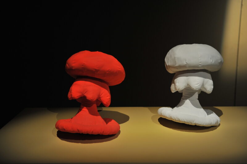 Dunne & Raby, Huggable Atomic Mushroom Cloud, 2004 - 2005. Photo by Brain Slater.