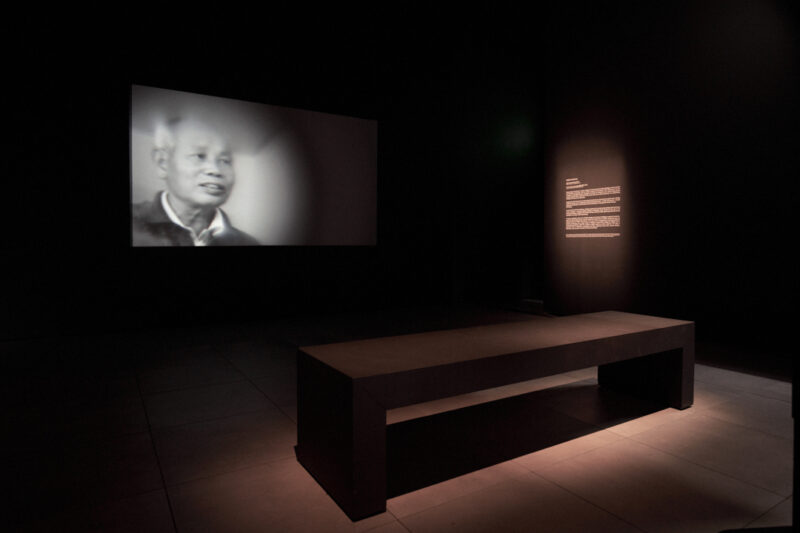 Boedi Widjaja A tree rings a tree sings 树龄 述铃 2021 Image by Rob Battersby Installation view at FACT WEB RES
