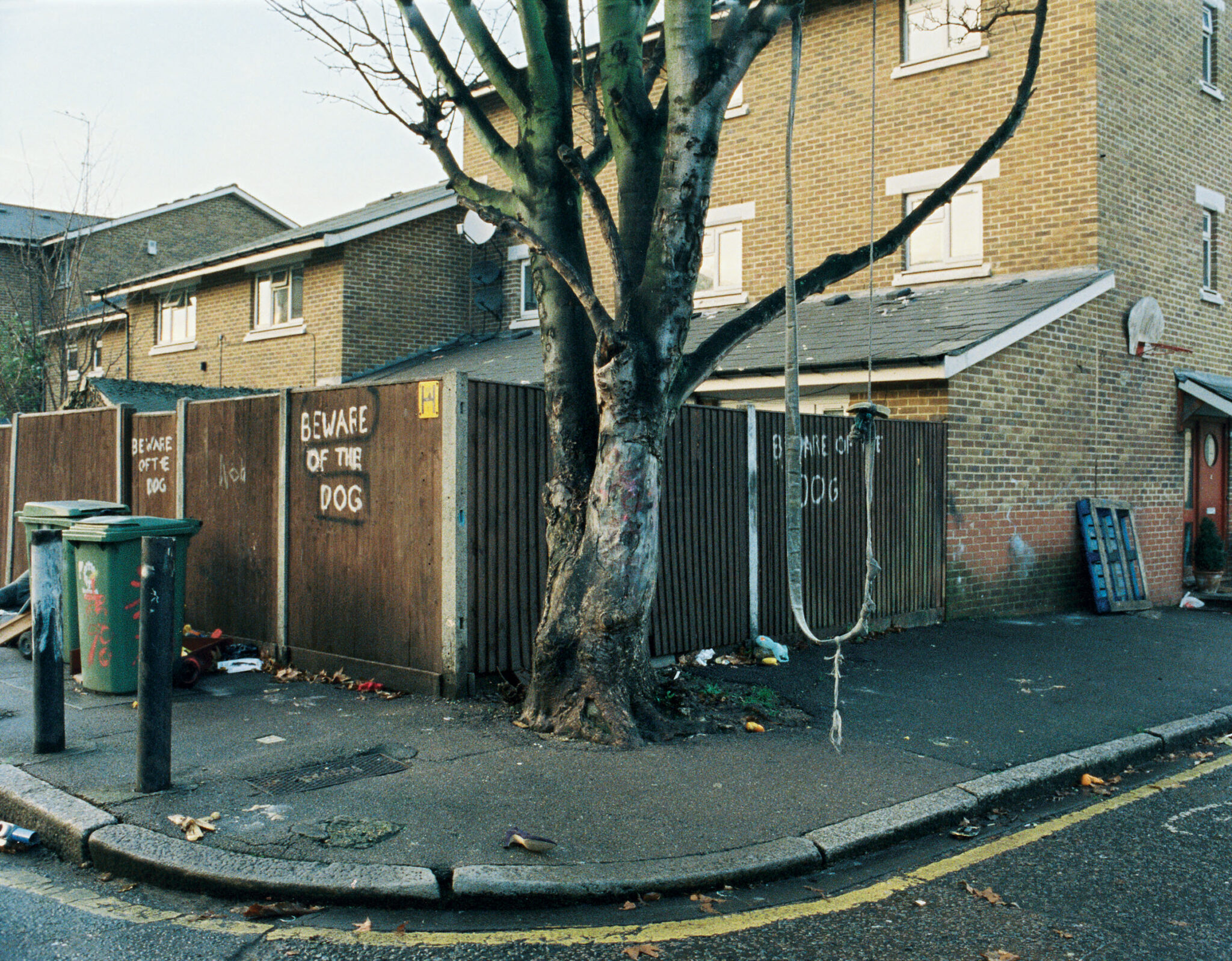 Mark Lewis, Churchyard Row, 2003. Film still courtesy of the artist.